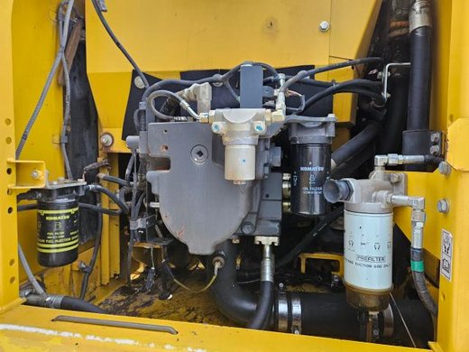 Komatsu PC210LC-10 Long Reach