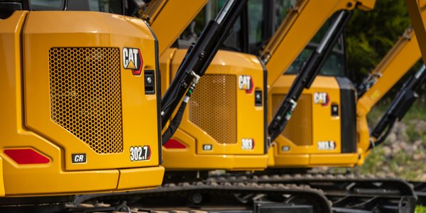 NEW CAT® 2.7- TO 3.5-TON MINI HYDRAULIC EXCAVATORS