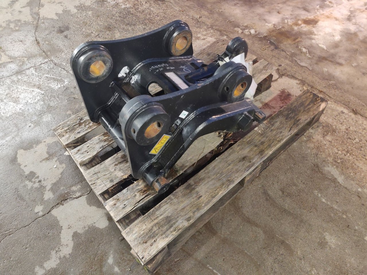 Coupling for wheel excavators