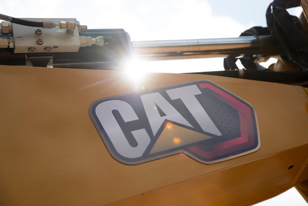 Cat backhoe loader power hydraulics