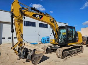 CATERPILLAR 318FL